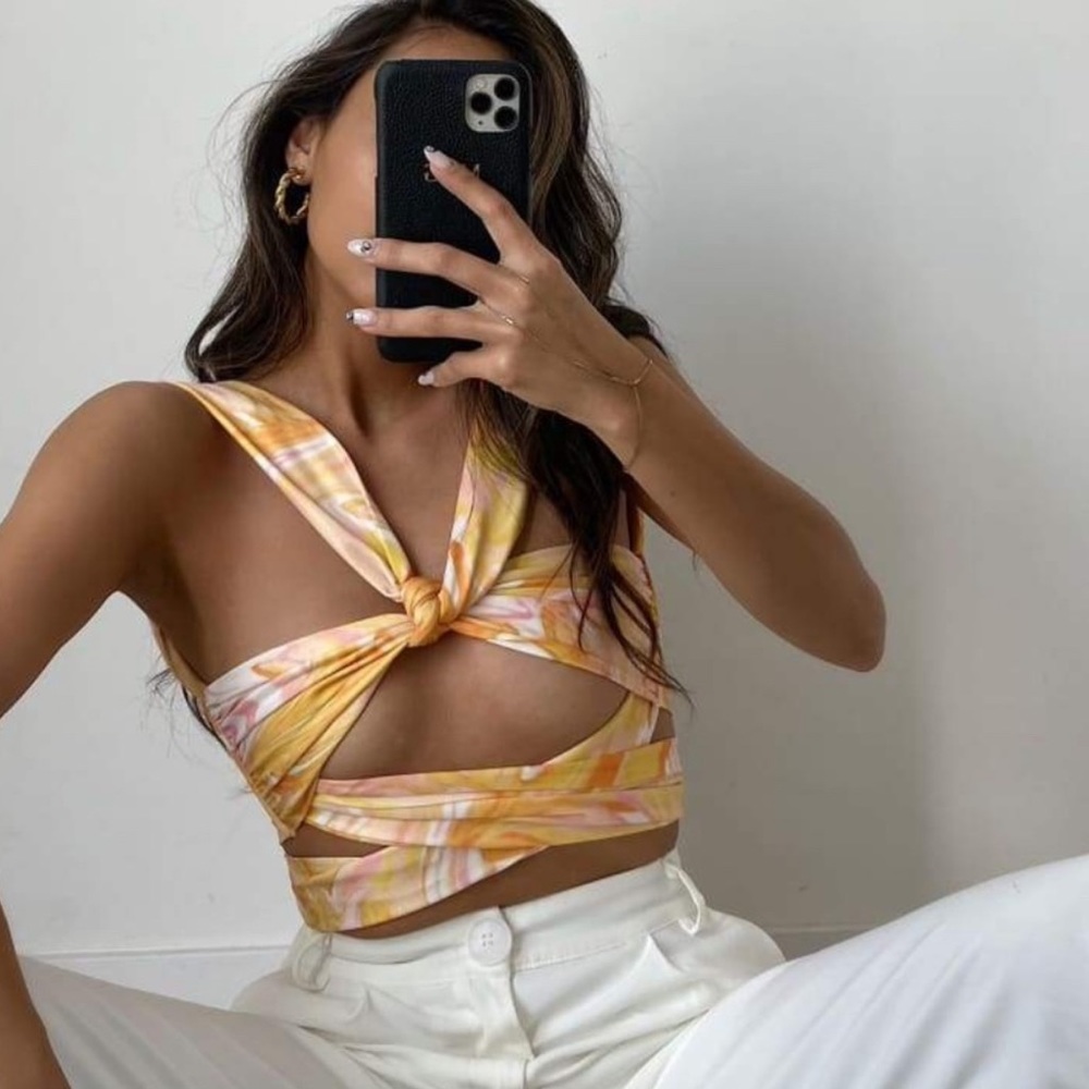 Rumors Wrapped Up Top Pink Yellow Size Small